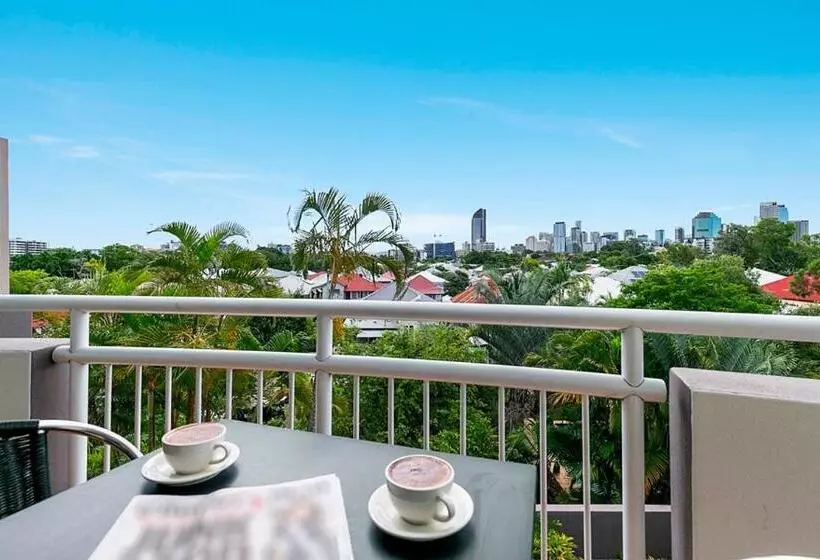 Отель The Wellington Apartment