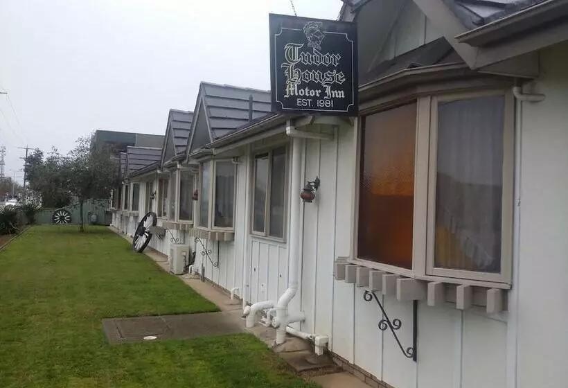 Shepparton Motor Inn Tudor House Motel