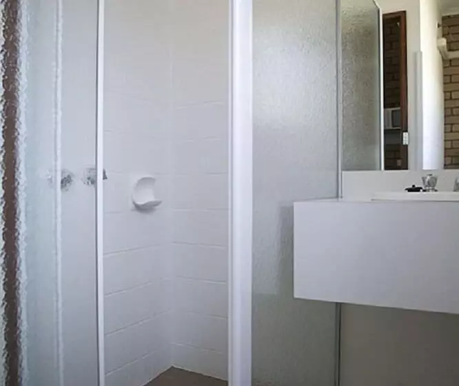 Shepparton Motor Inn Tudor House Motel