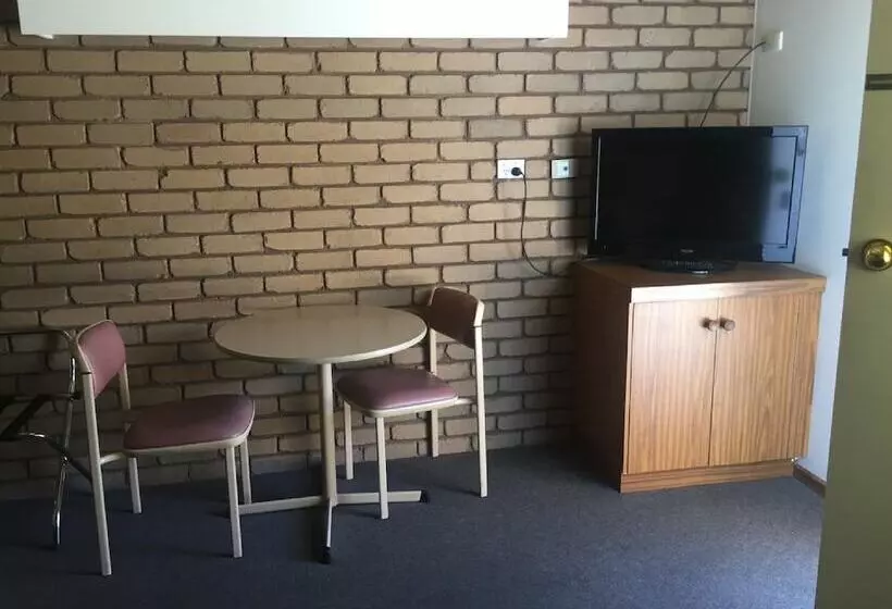 Shepparton Motor Inn Tudor House Motel