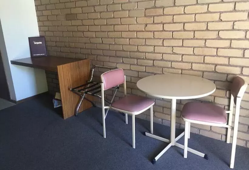 Shepparton Motor Inn Tudor House Motel