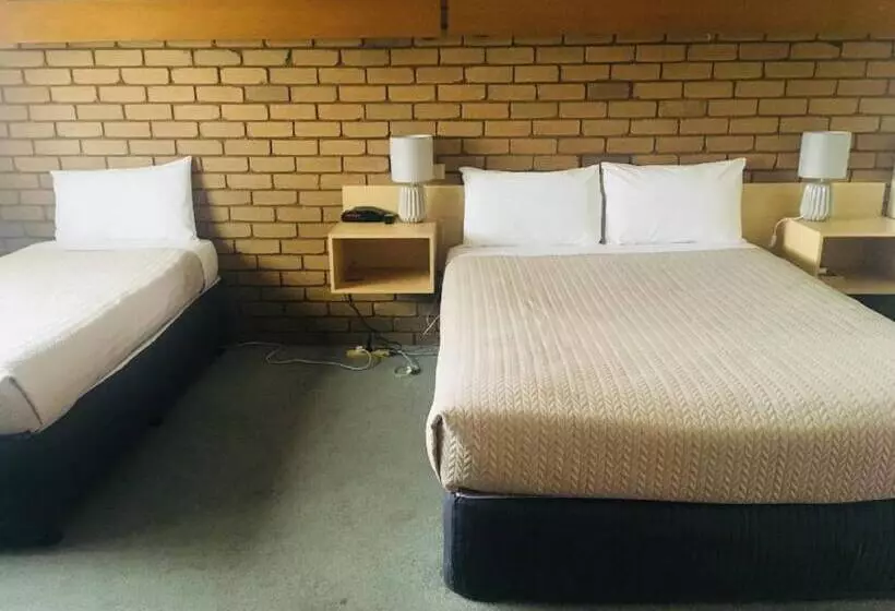 Shepparton Motor Inn Tudor House Motel