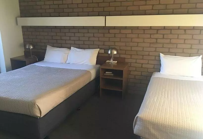 Shepparton Motor Inn Tudor House Motel