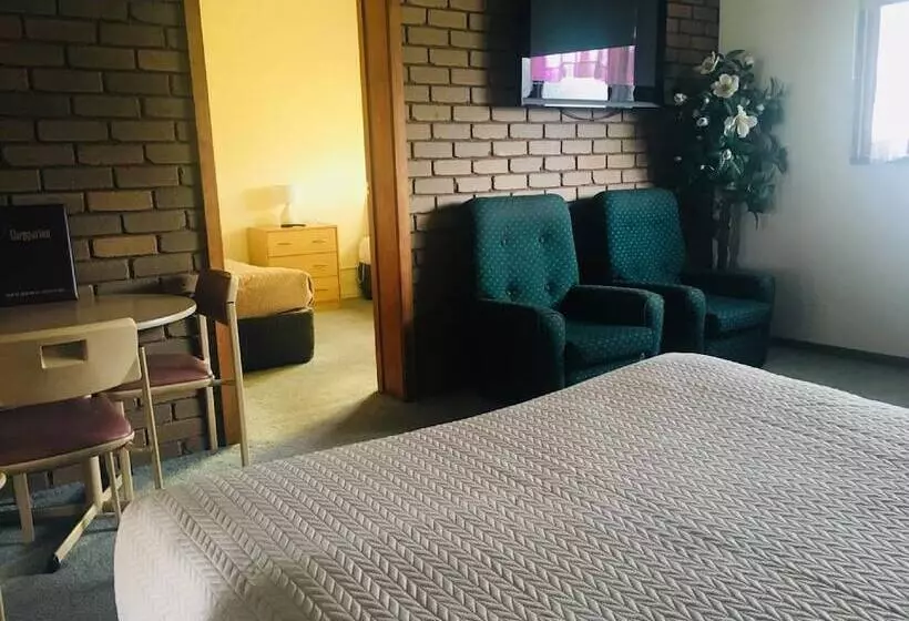 Shepparton Motor Inn Tudor House Motel