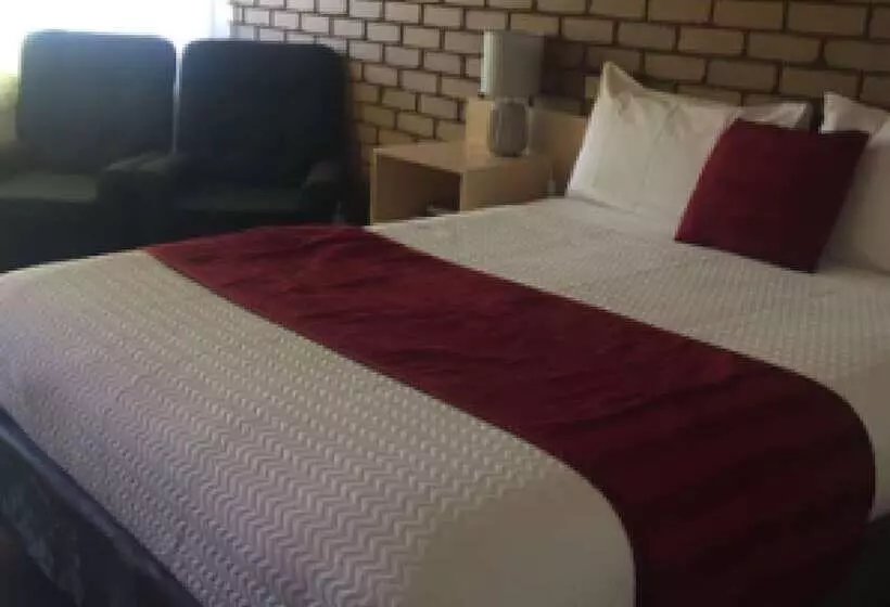 Shepparton Motor Inn Tudor House Motel