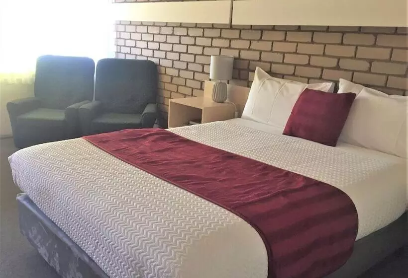 Shepparton Motor Inn Tudor House Motel