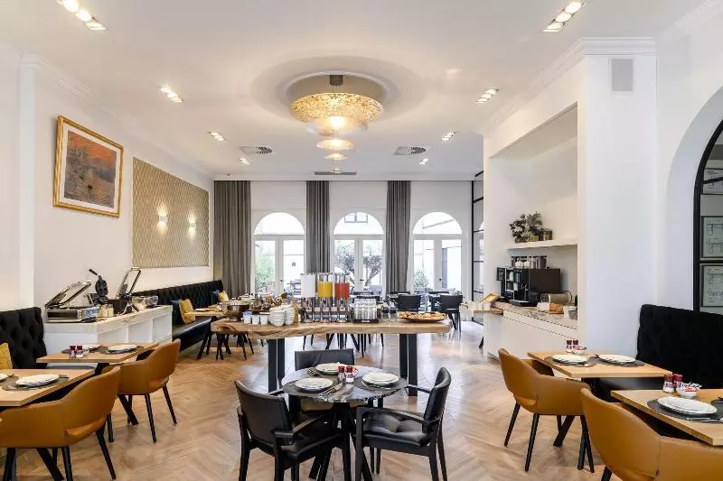 هتل Rubensgrote Markt