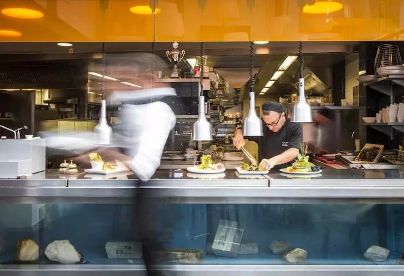 Отель The Century