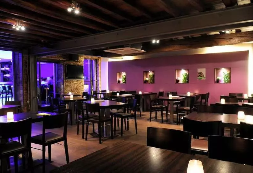 Отель The Century