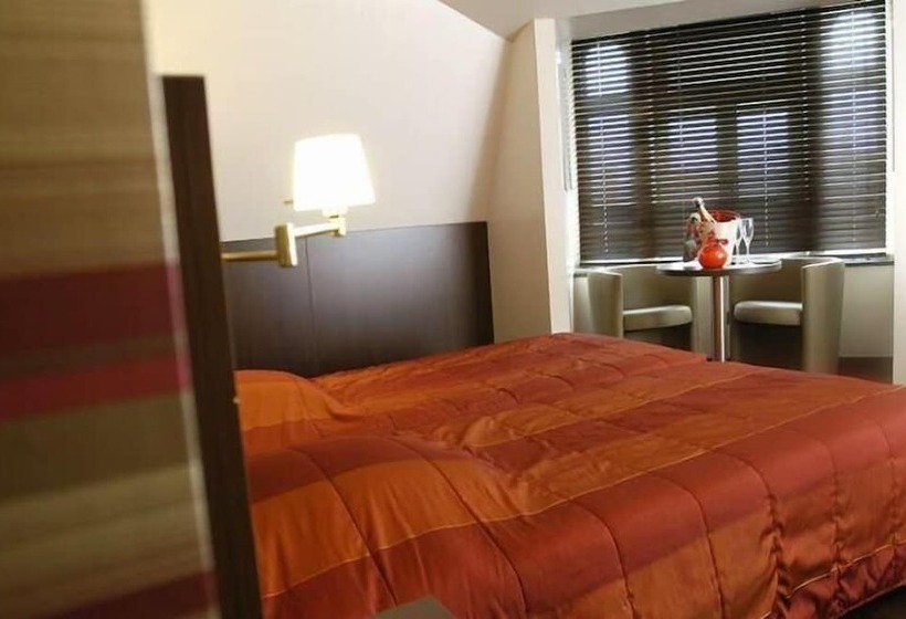 בית מלון כפרי The Century