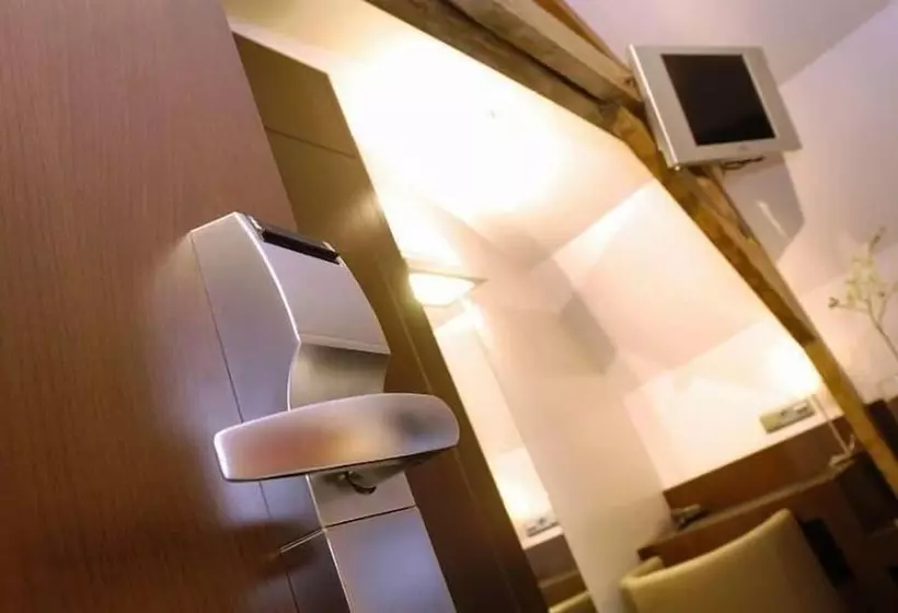 Отель The Century