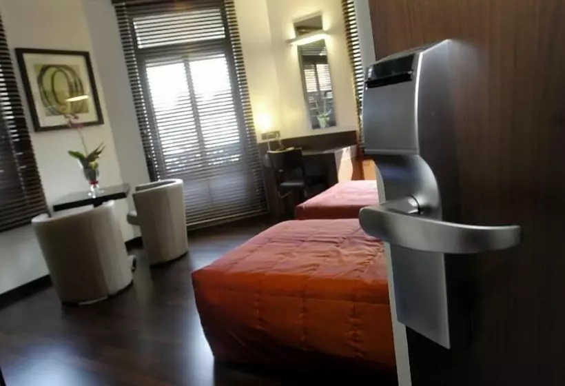 Отель The Century