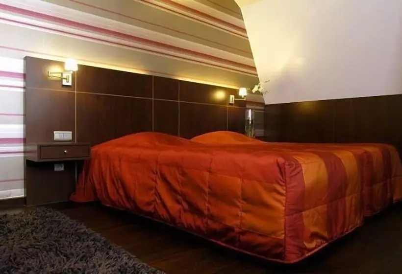 Отель The Century