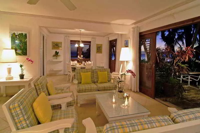 Settlers Beach Hotel