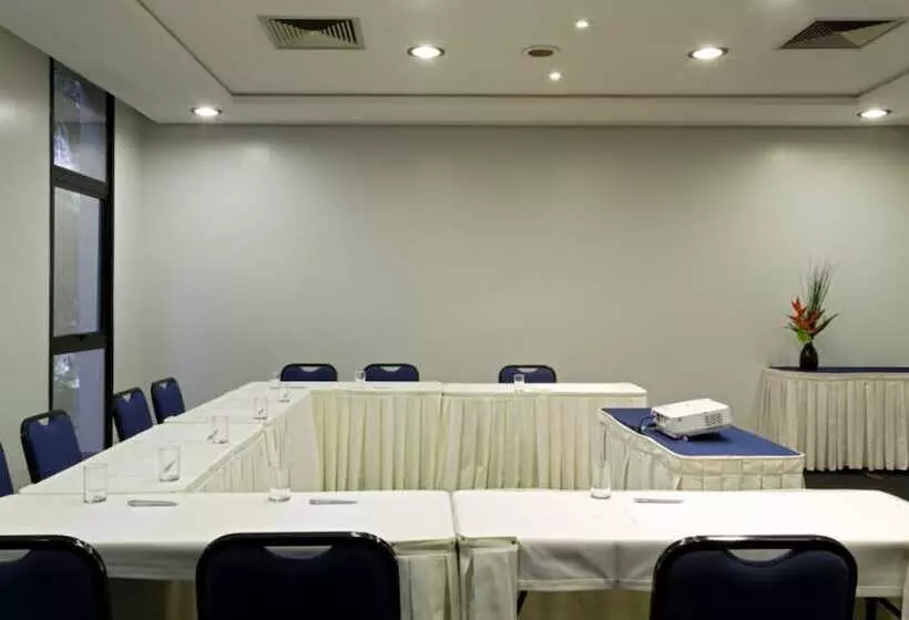 Hotel Address Faria Lima by Intercity