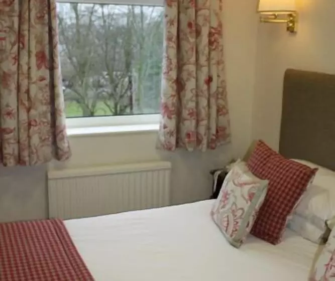 Отель Ascot House