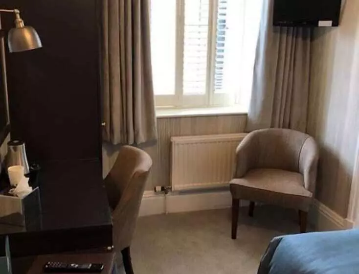 Отель Ascot House