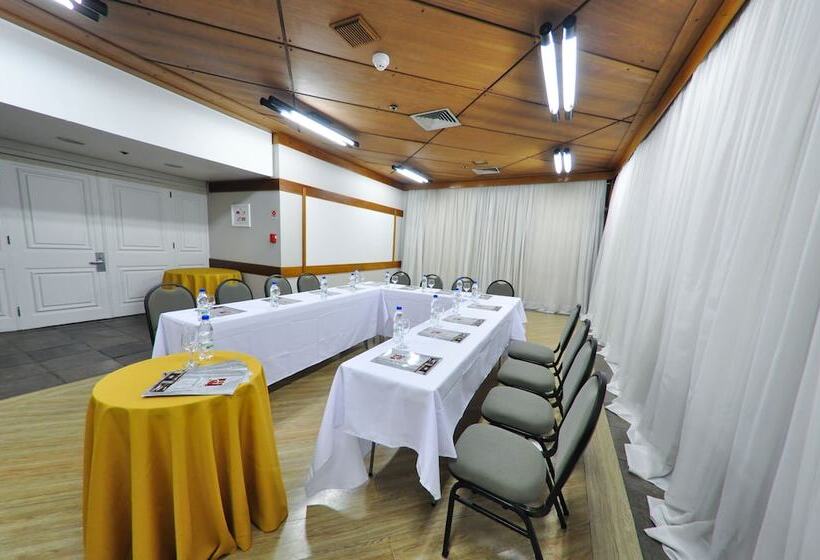 هتل Continental Porto Alegre By Samba