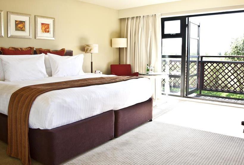 酒店 Five Lakes Resort