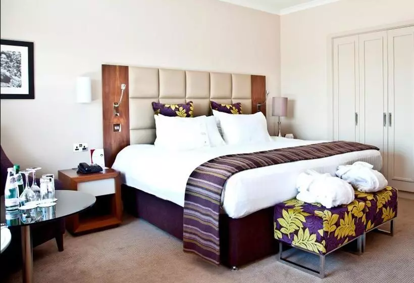 ホテル Five Lakes Resort