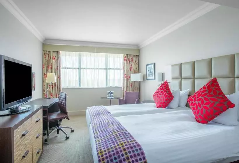 ホテル Five Lakes Resort