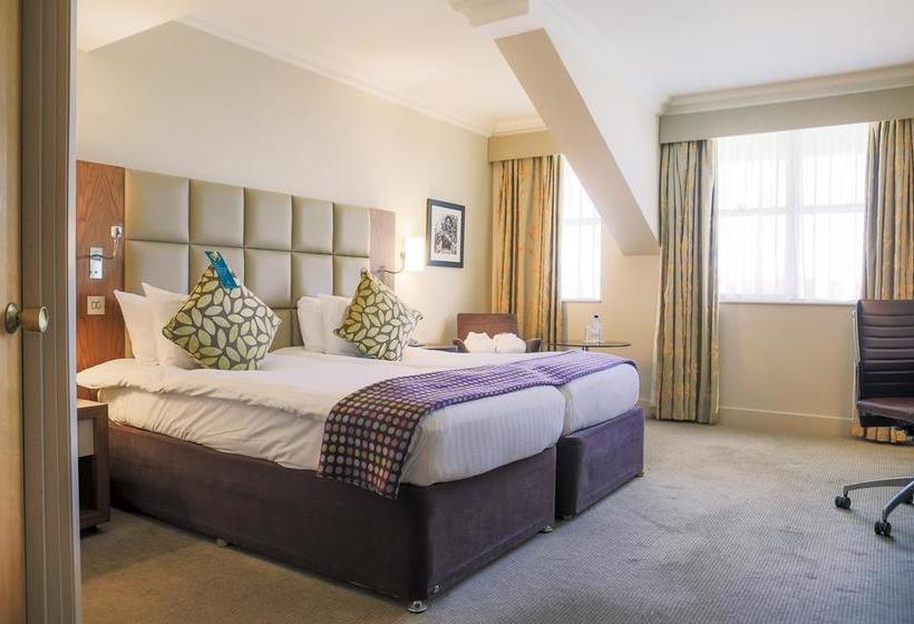 酒店 Five Lakes Resort