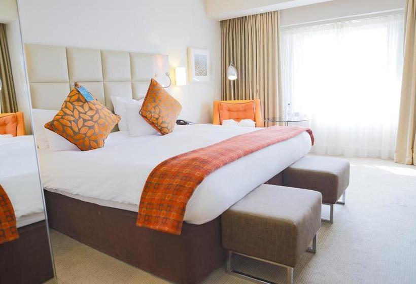 酒店 Five Lakes Resort