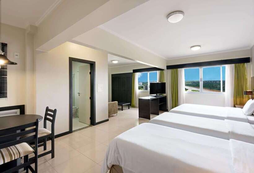 Hotel Wyndham Golden Foz Suites