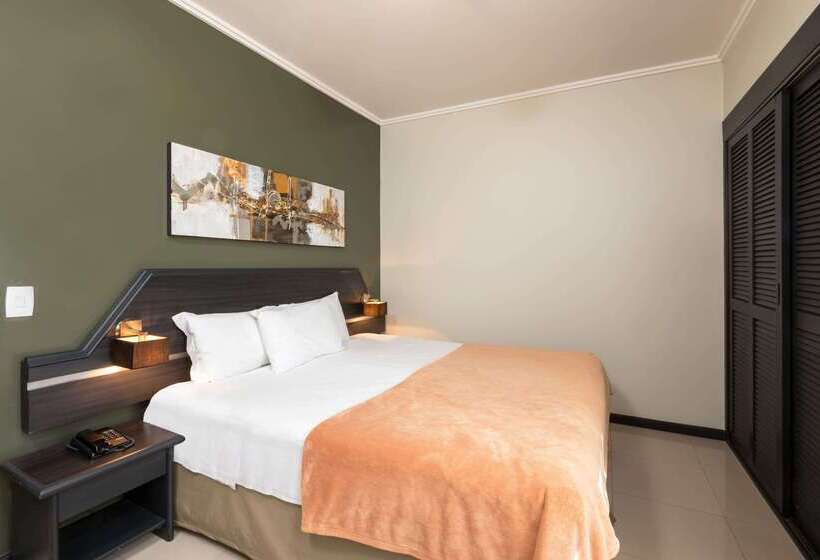 Hotel Wyndham Golden Foz Suites