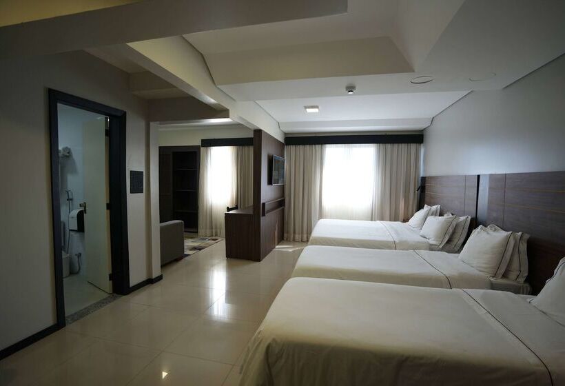 Hotel Wyndham Golden Foz Suites