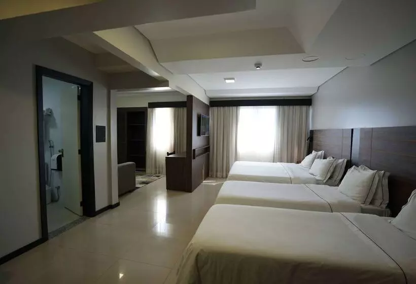 בית מלון כפרי Wyndham Golden Foz Suites