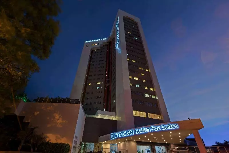 בית מלון כפרי Wyndham Golden Foz Suites