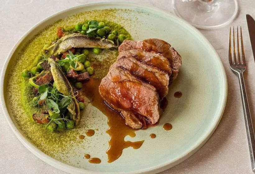 酒店 Crown And Castle