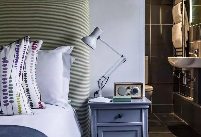 酒店 Crown And Castle