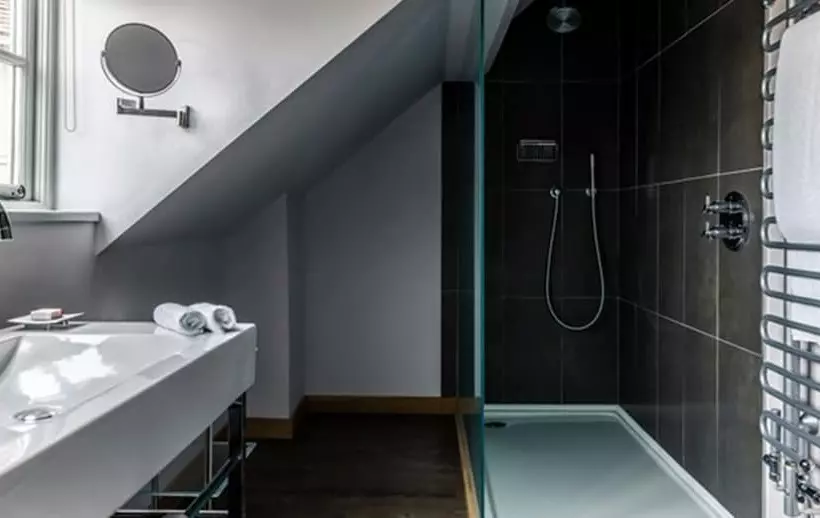 酒店 Crown And Castle