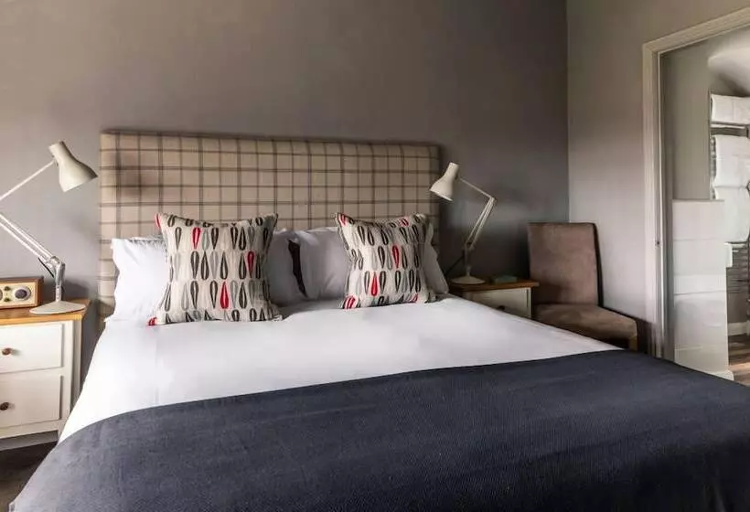 酒店 Crown And Castle