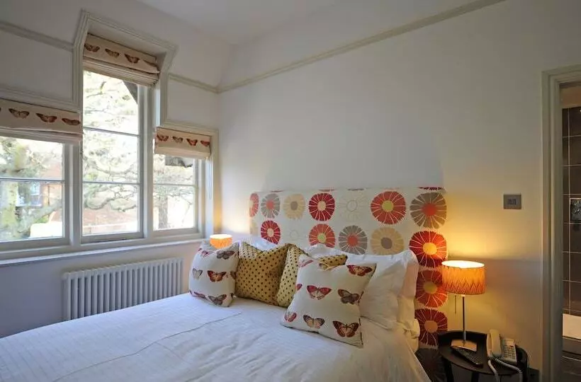 酒店 Crown And Castle