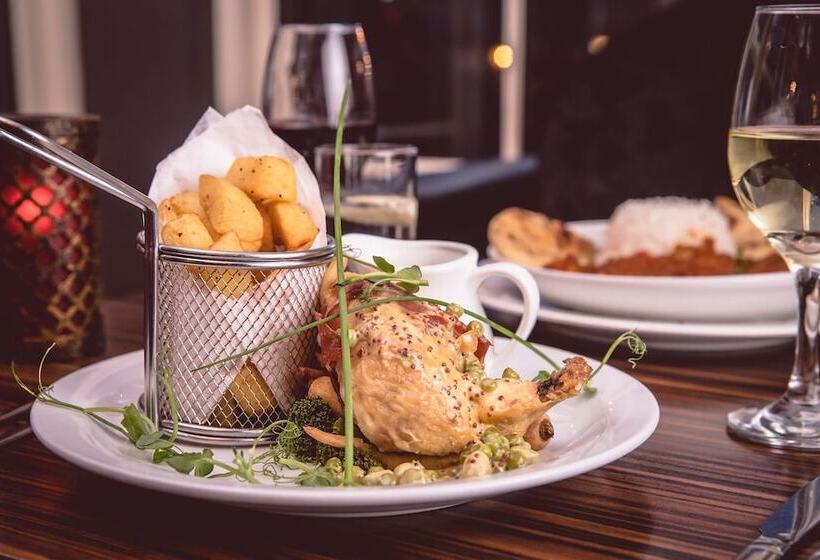 فندق Dukes At Queens Boutique