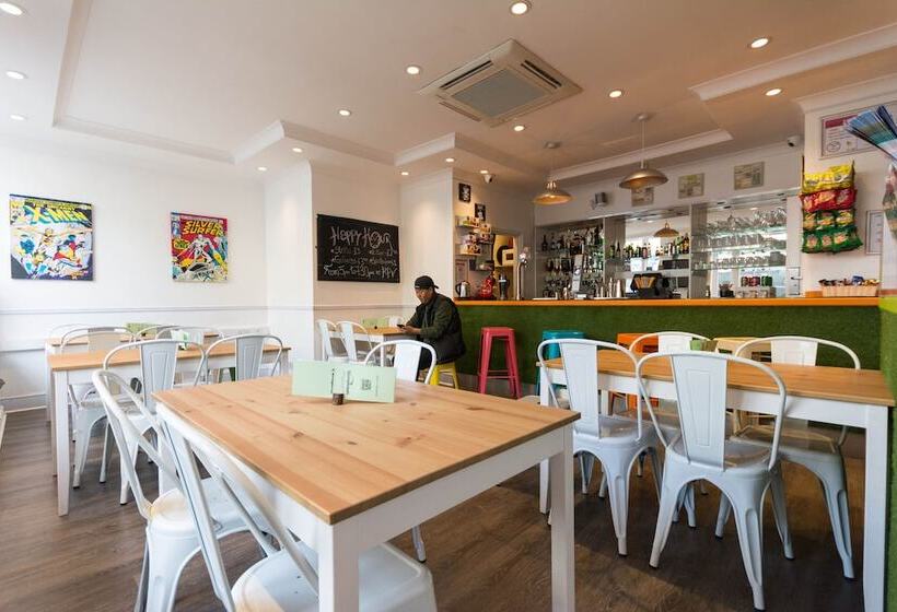 هتل Smart Hyde Park View Hostel