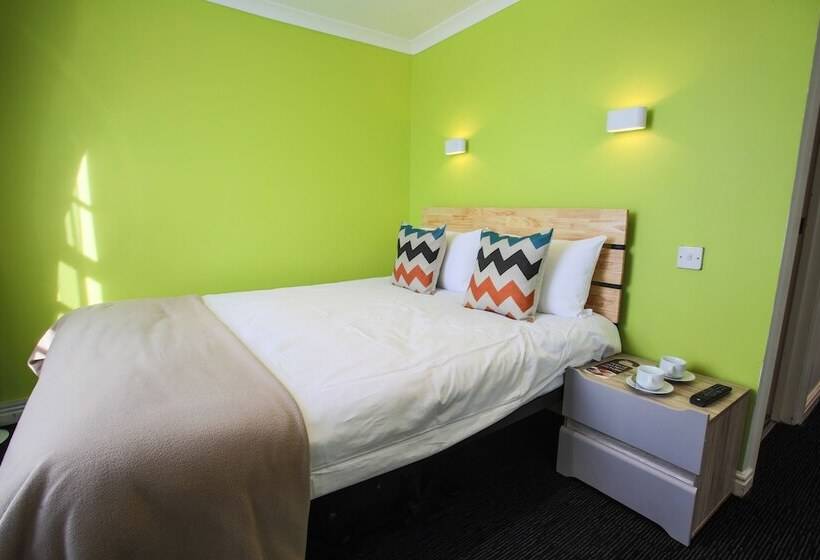 هتل Smart Hyde Park View Hostel
