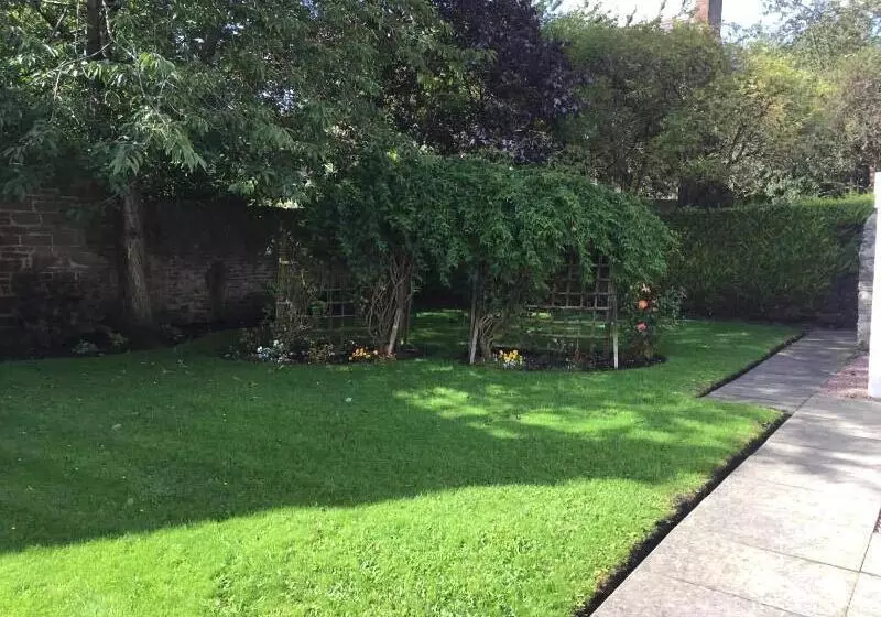 בית מלון כפרי The George