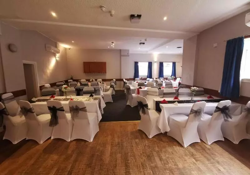 בית מלון כפרי The George