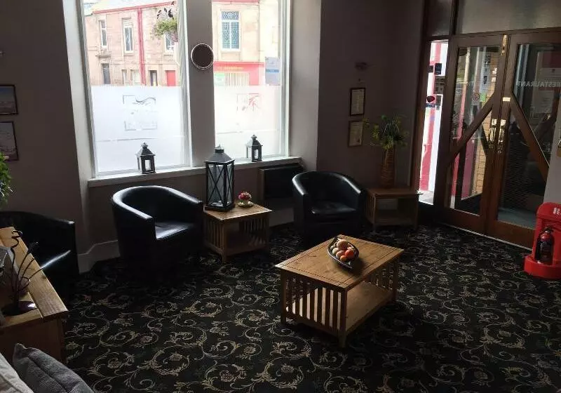 בית מלון כפרי The George