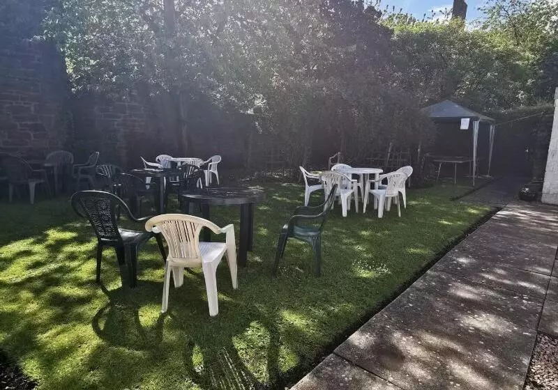 בית מלון כפרי The George