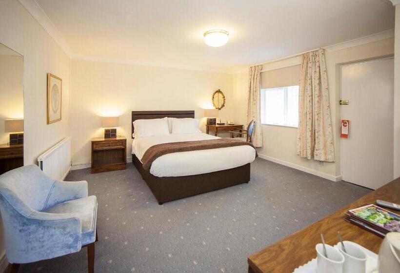 Otel The Walnut Tree