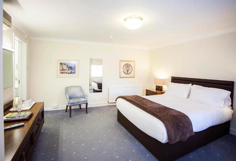 Otel The Walnut Tree