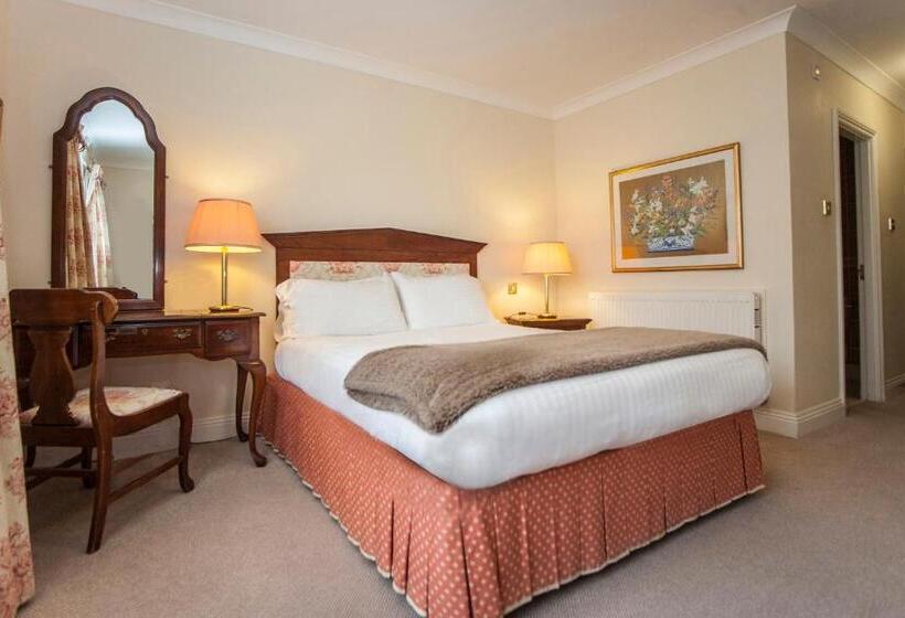 Otel The Walnut Tree