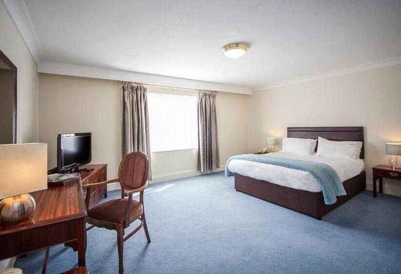 Otel The Walnut Tree