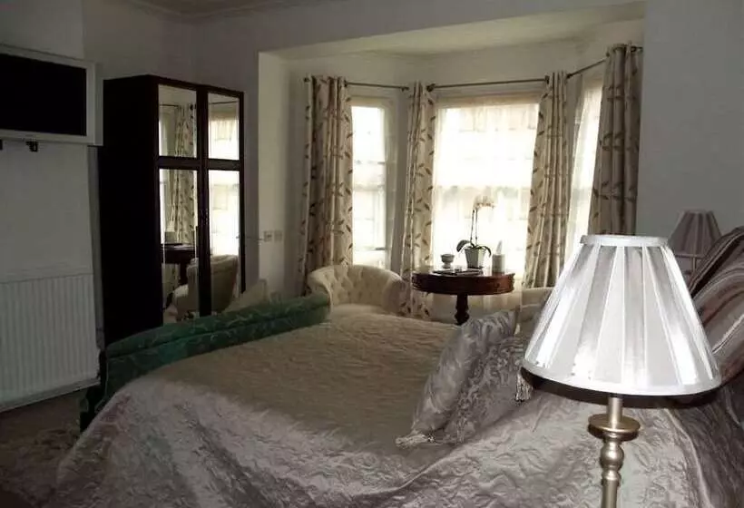 Отель Townhouse