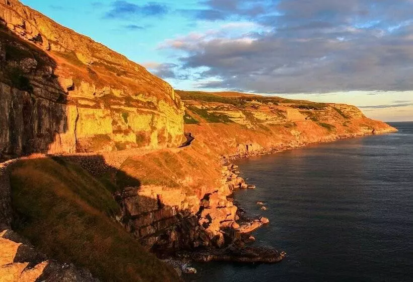 The Empire Hotel & Spa